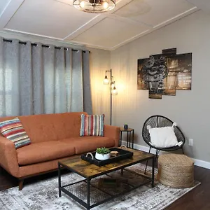 Apartment The Nest Downtown No Kids, No Pets